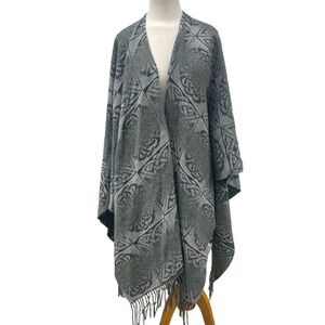 Calzeat Celtic Knot Shawl Cape Wrap Fringed Poncho Ruana Gray Green Festival‎